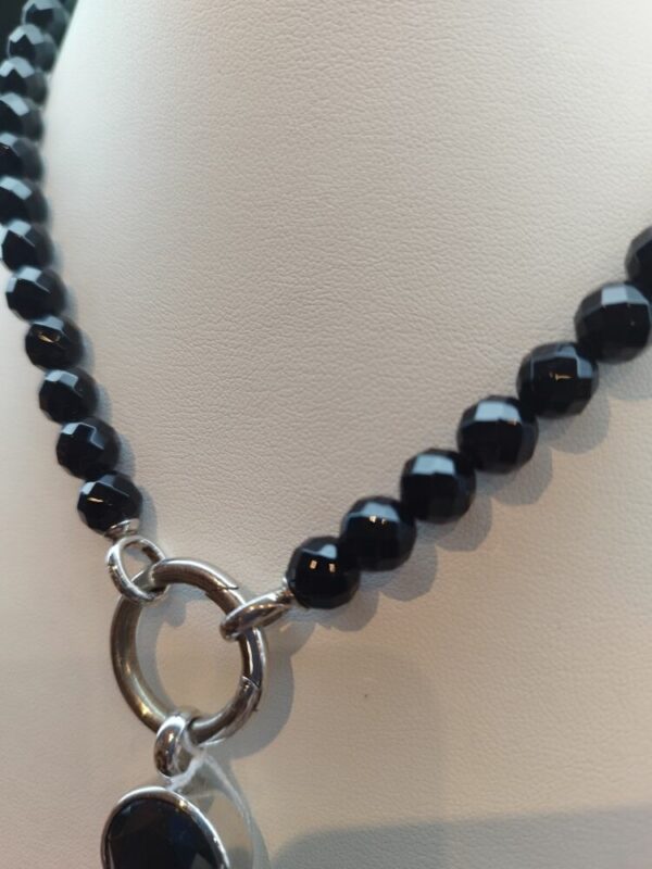 Superbe Collier Perles noires signé Ti Sento. Seconde main. Montures en argent. – Image 3